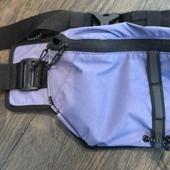 Janji Multipass Sling Bag 2L - Picture 3 of 7